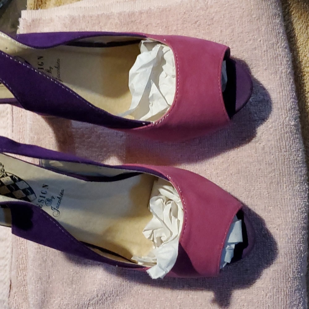 Shoes - Picture 2 of 4